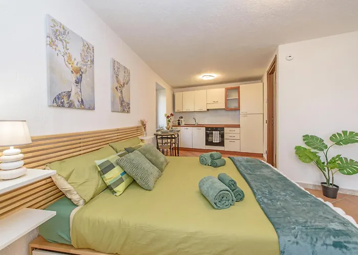 Signature - ètè Center *